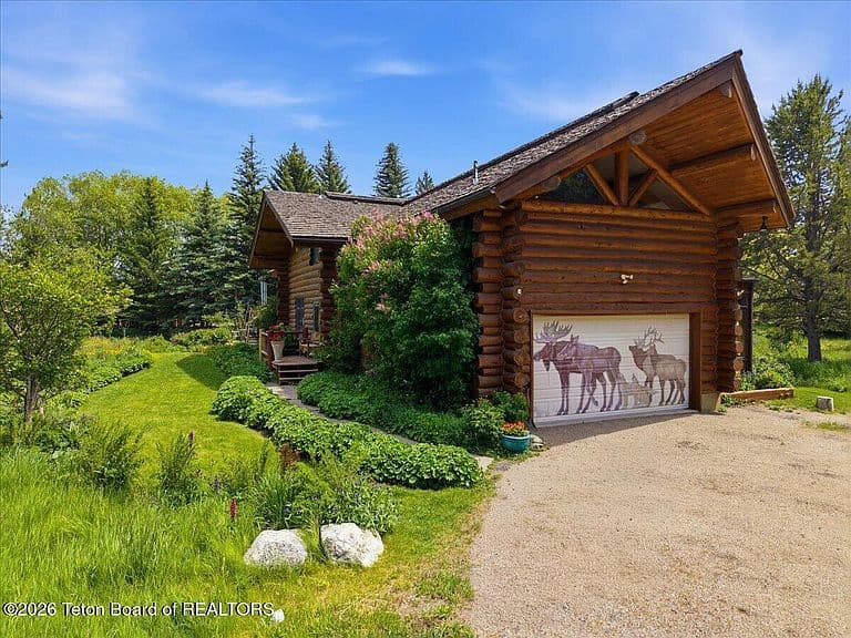 2450 N Fish Creek Rd photo 3