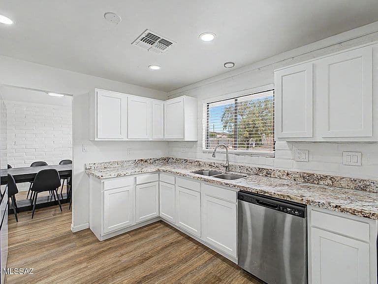 3230 W Via Santa Dorotea photo 5