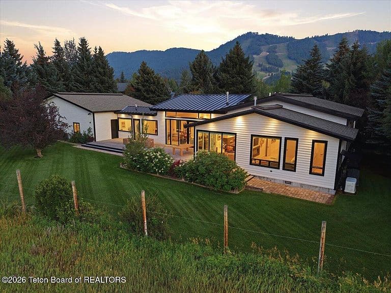 325 Teton Ave photo 3