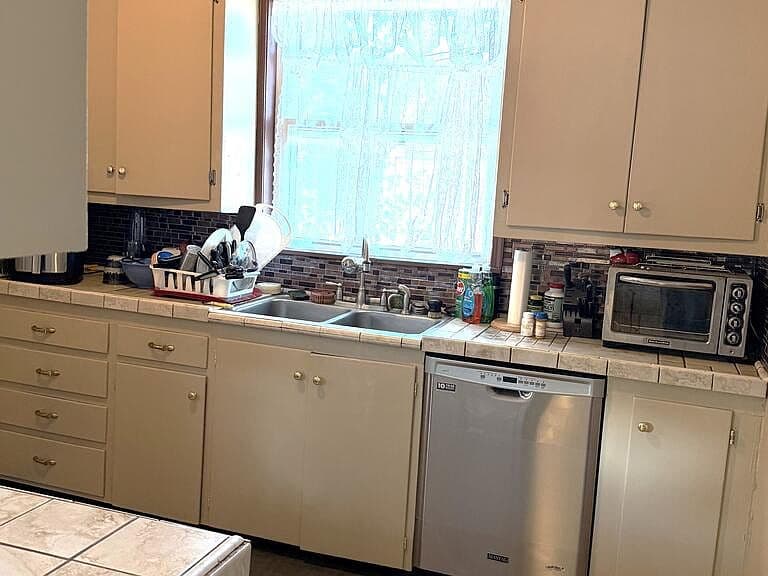 804 Falls Ave photo 3