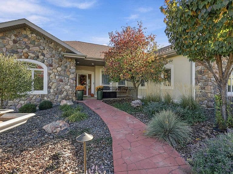 4844 Enchanted Pines Dr photo 1