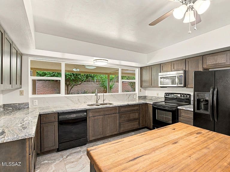 2130 N Calle De Vida photo 3