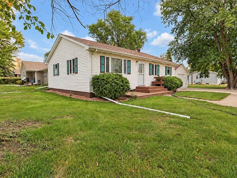 320 Wilmot Ave photo 4