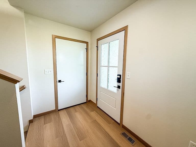 1203 Eagle Ave photo 5