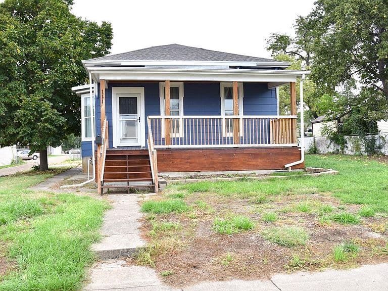 111 S Central Ave photo 3