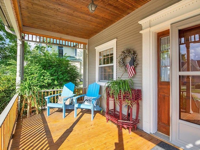 19 Brown Avenue photo 4