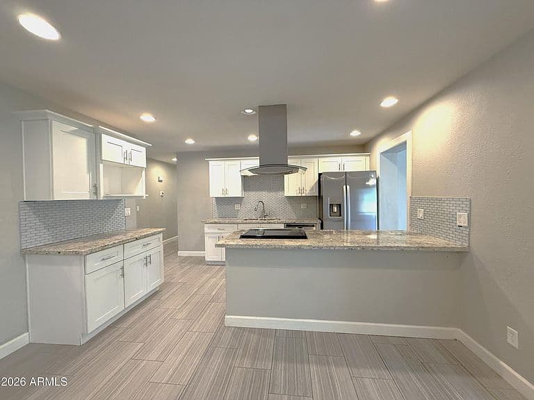 224 E MINTON Drive photo 5