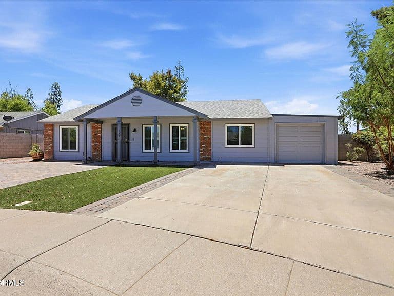 1324 N JENTILLY Court photo 3