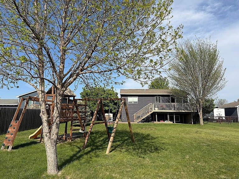 419 United Ave photo 4