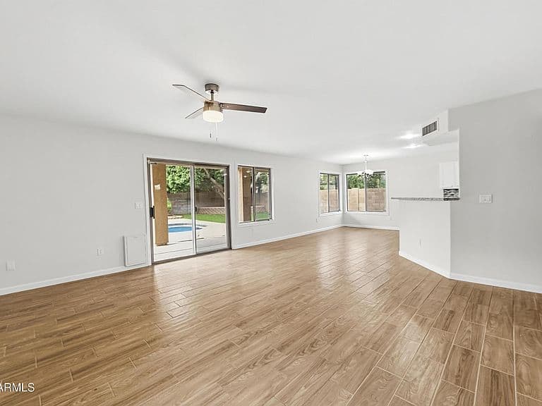 509 W HARVARD Avenue photo 2