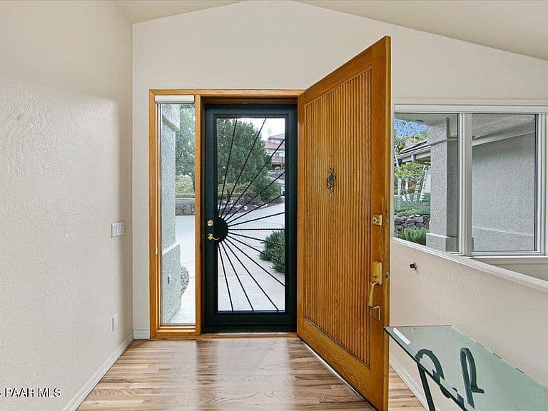882 Yavapai Hills Dr photo 3