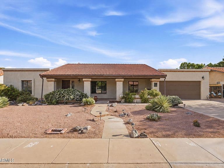 1023 E DERBY Drive photo 1