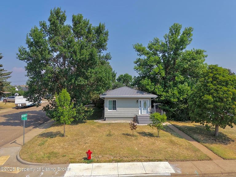 1468 1st St W photo 2