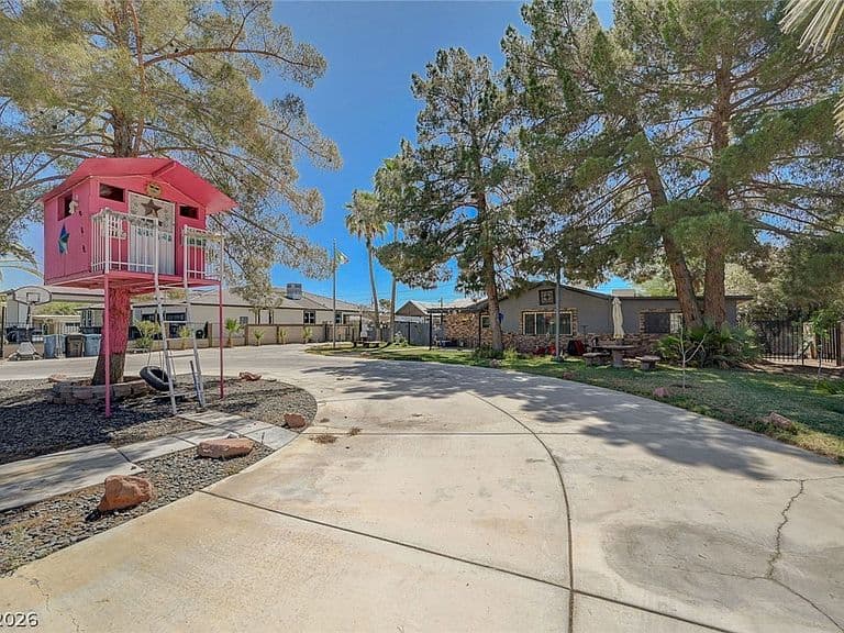 1555 Bledsoe Ln photo 5