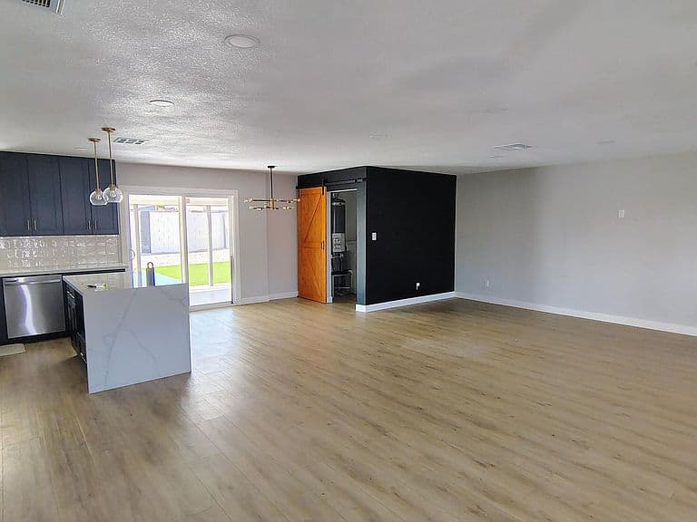 313 E FILLMORE Street photo 2