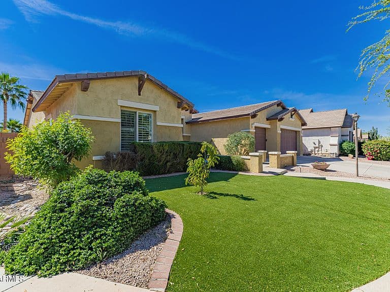 2225 E SAN CARLOS Place photo 2