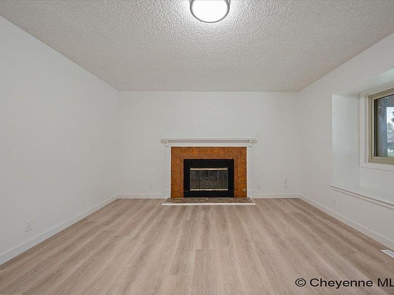 816 Gardenia Dr photo 5
