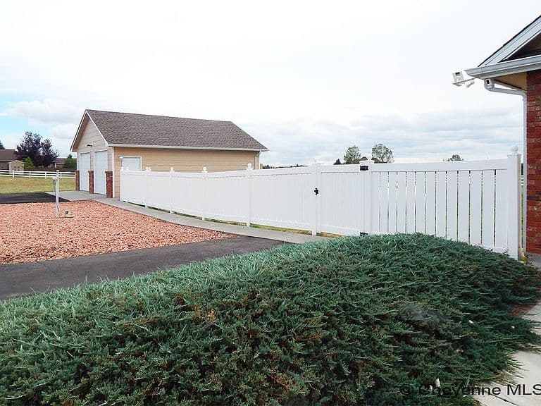 1113 Twin Mountain Rd photo 2