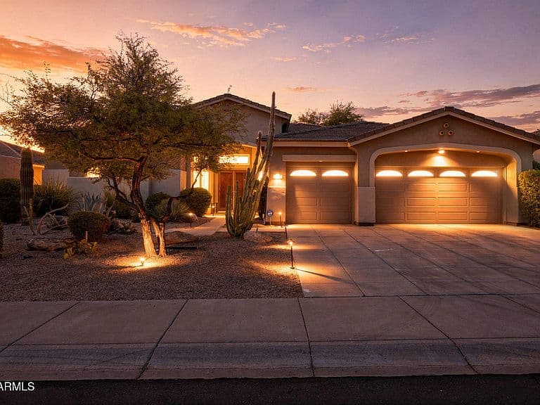 5892 E EVENING GLOW Drive photo 2