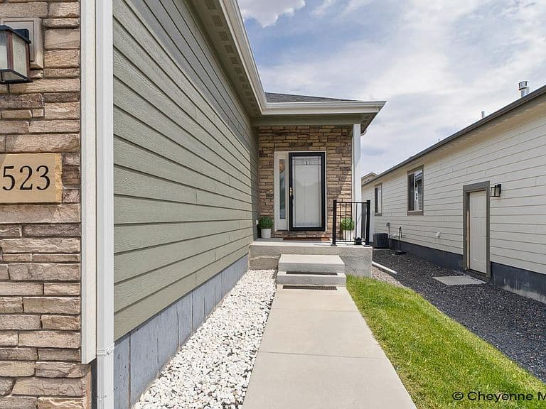 3523 Red Feather Trl photo 3