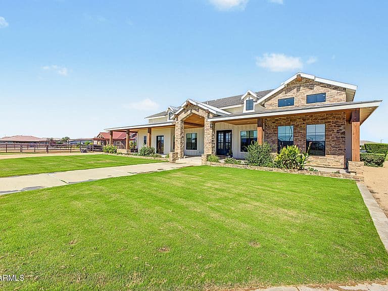 21762 E CLOUD Road photo 4