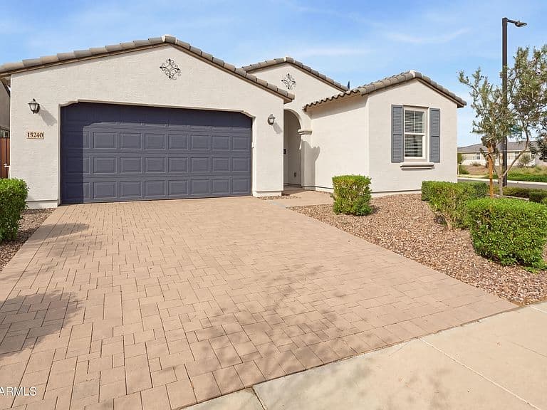 15740 W MIAMI Street photo 5