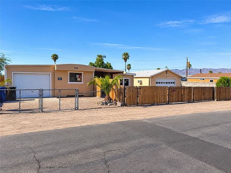 948 Swan Drive photo 1