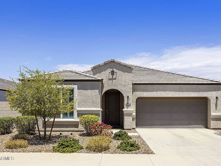 8296 W EBBETS Court photo 2