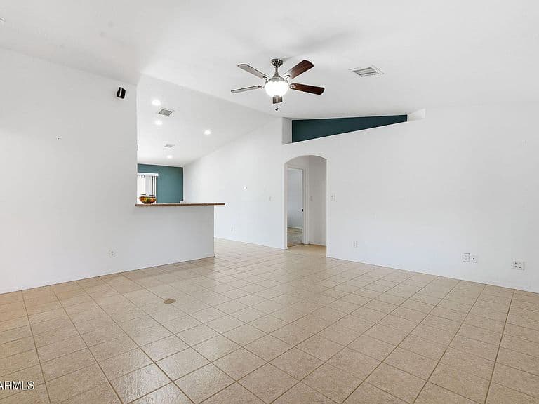 1202 W PRIOR Avenue photo 4