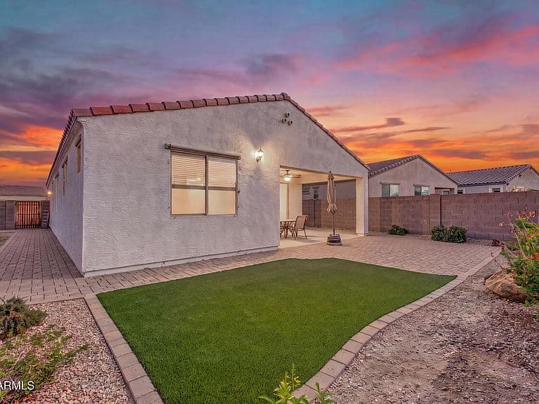 18035 W MUIRWOOD Drive photo 5
