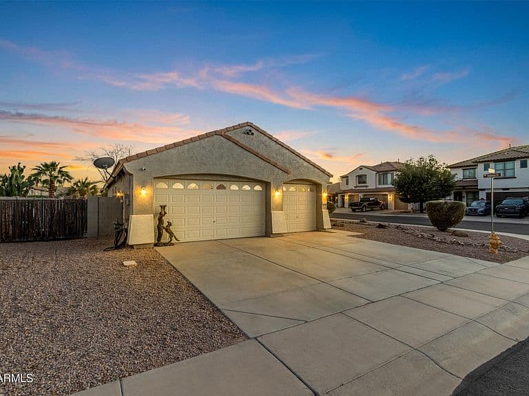 36189 W MADRID Avenue photo 3