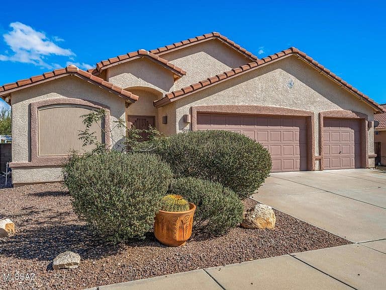 8698 N Joanna Dr photo 1
