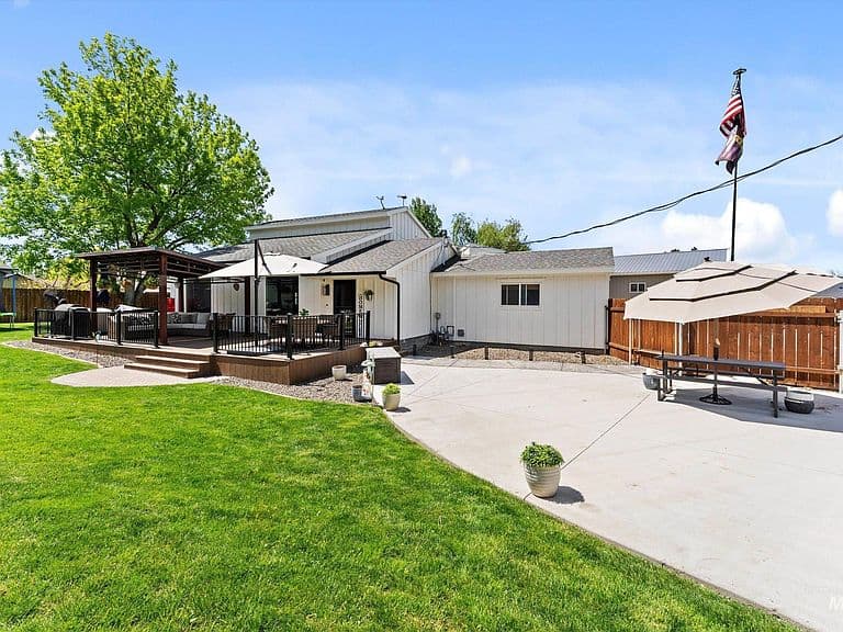 821 S Cove Ln photo 2