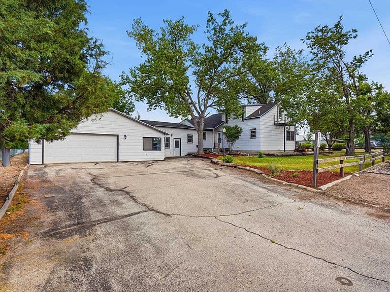 318 W 4th Ave photo 1