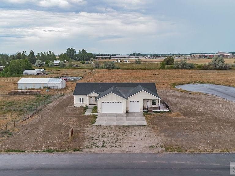3811 E 228 N photo 1