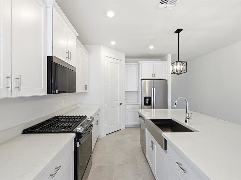37130 W Olivo St photo 2