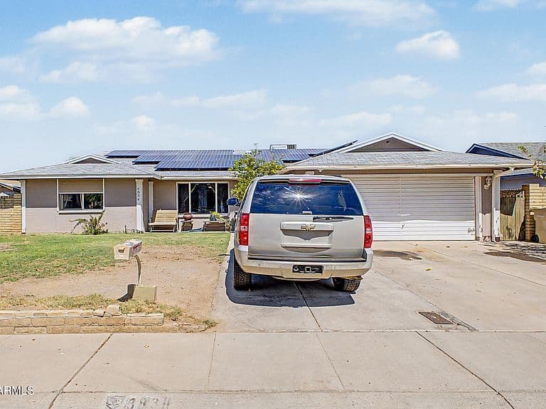 6834 W VERMONT Avenue photo 1