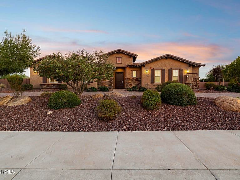 7551 W SAGUARO PARK Lane photo 1