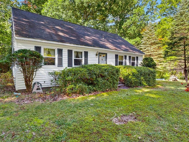 51 Mo-Sett Avenue photo 1