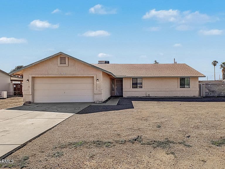 531 E MESQUITE Avenue photo 1
