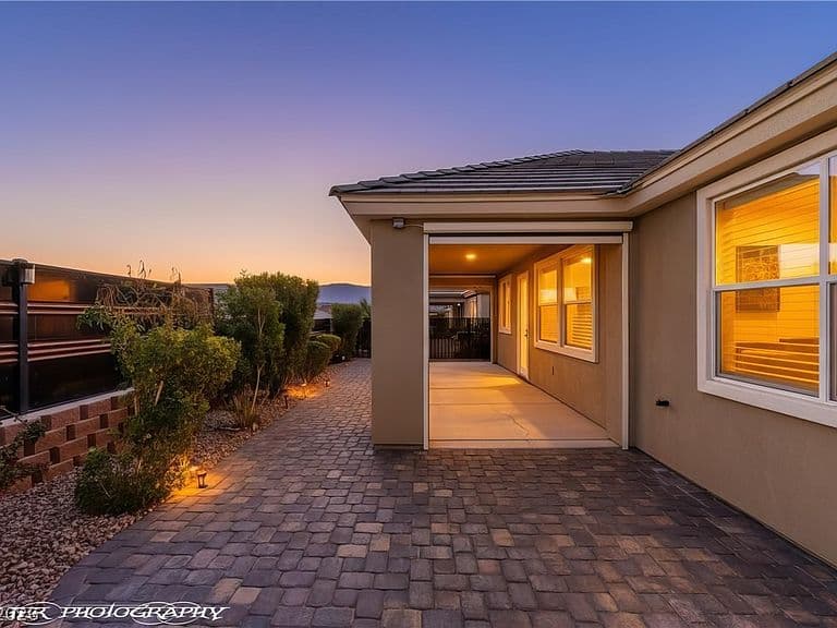 475 Verbena Ln photo 2