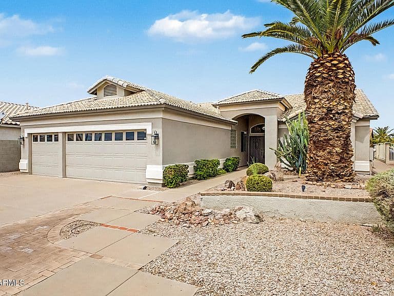 9222 E NACOMA Drive photo 3