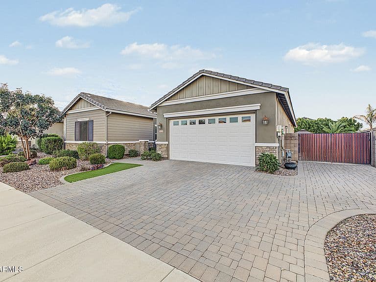 20226 E RAVEN Drive photo 3