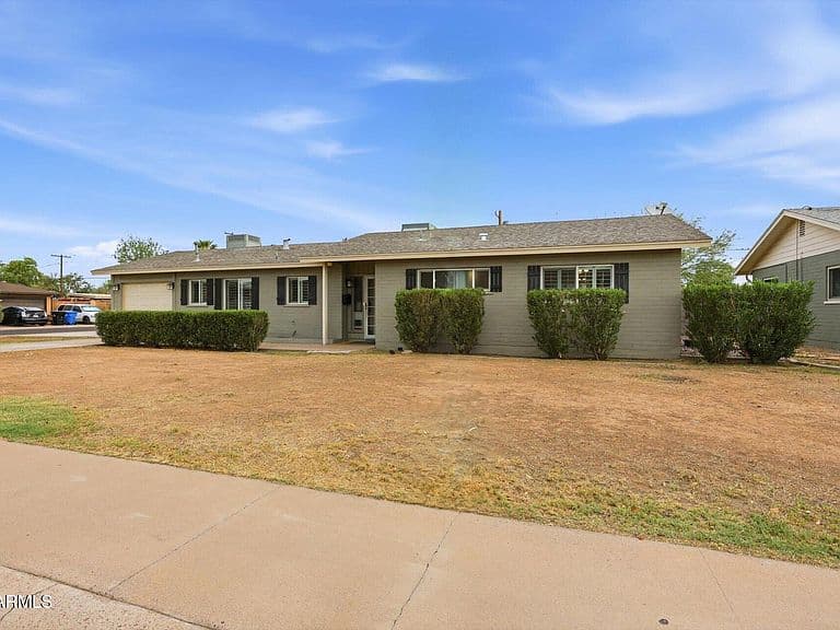 1402 E COLTER Street photo 2