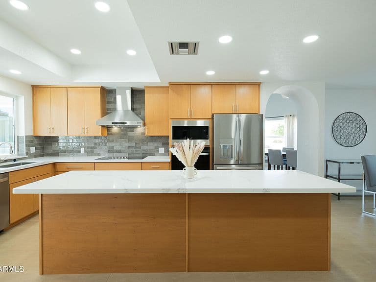 15215 N 7th Pl photo 3