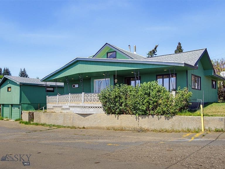 1501 4th St photo 1