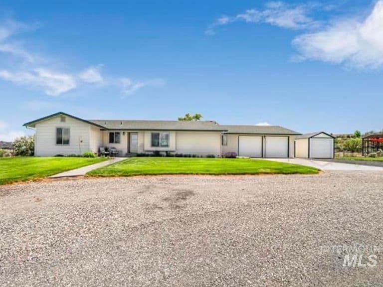 4514 Pheasant Ln photo 1