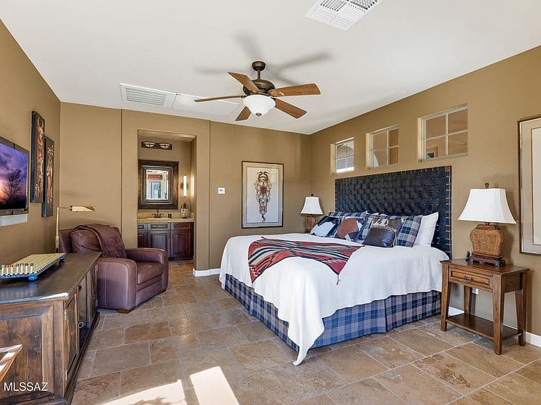 36529 S Desert Sun Dr photo 4