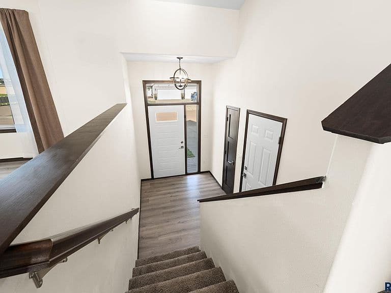 202 Creekside Ave photo 5