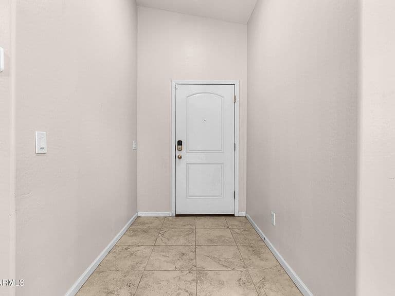 800 W LOWELL Drive photo 5